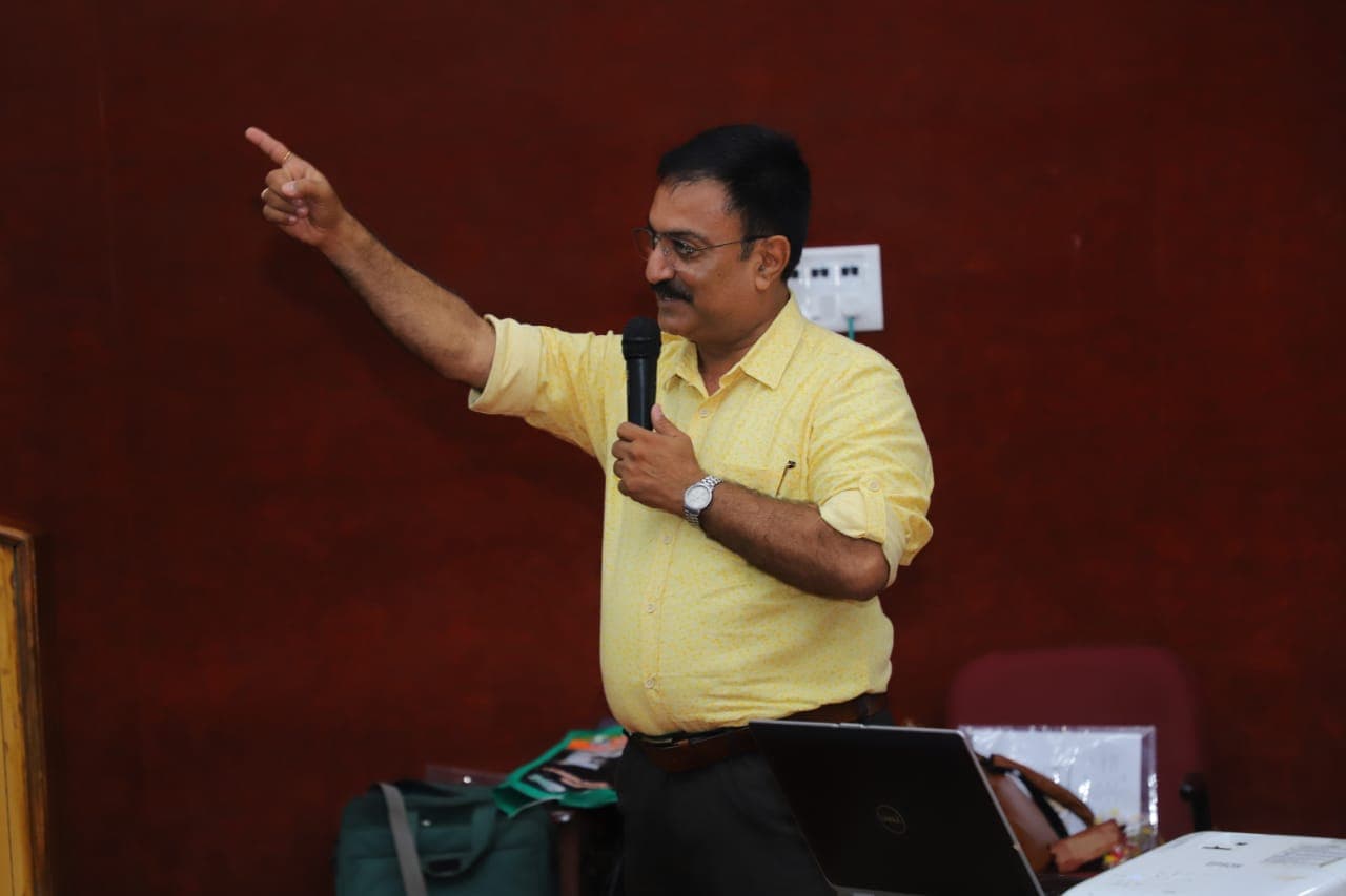 Amit Khatri conducting training seminar